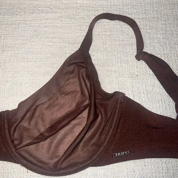 SKIMS No Show Unlined Demi Bra - Picture 2 of 7